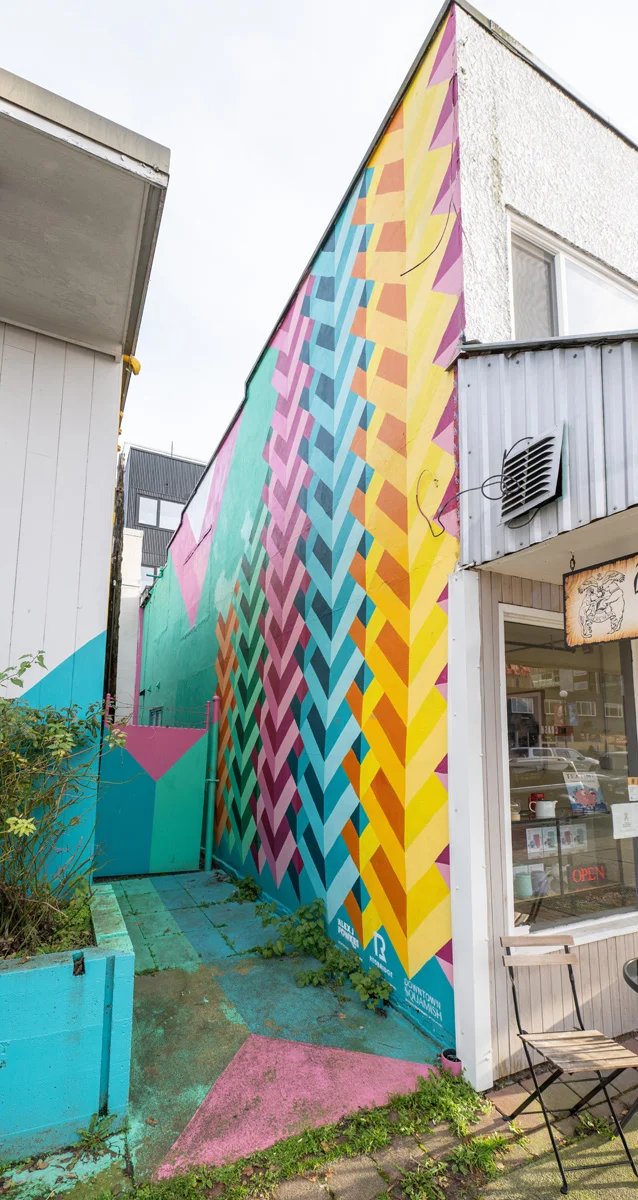 https://www.downtownsquamish.com/wp-content/uploads/2024/06/Squamish-Public-Art-Colour-Alley-Colour-Alley-DT2.jpg.webp